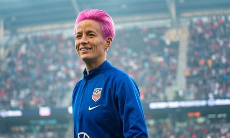 Megan Rapinoe First Openly Gay Woman In Sports Illustrated Swimsuit Edition Pinknews