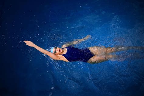 Backstroke swimming technique: Tips from a pro swimmer