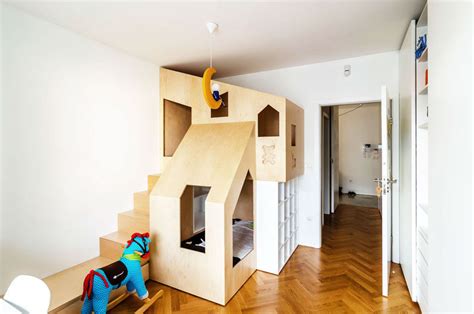 A Custom Bunk Bed Tucks Neatly Into This Small Kids Room