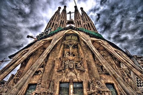 La Sagrada Familia Antoni Gaudi Barcelona Architecture