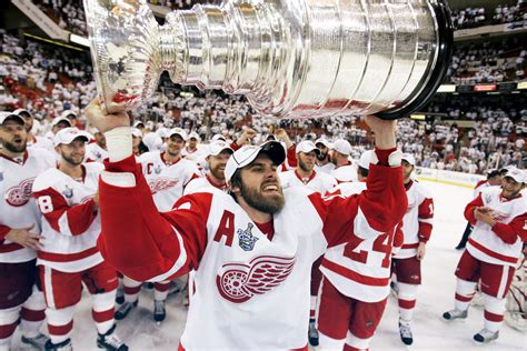 Athletes Cup Zetterberg Red Wings The Stanley Cup Sport The