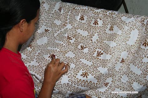 Contoh gambar batik jawa barat contoh six. Batik Sokaraja_H.Ach.Munhari: Pembuatan Motif Batik Tulis