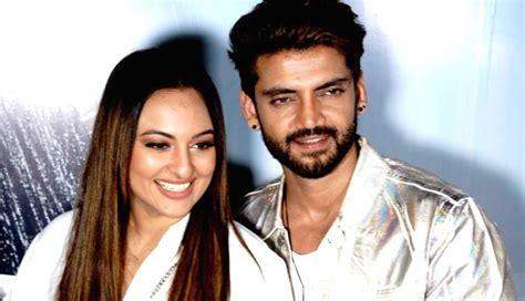 Sonakshi Sinha Swiftly Avoids Talking About Rumored Beau Zaheer Iqbal Latter Shares Clarity On