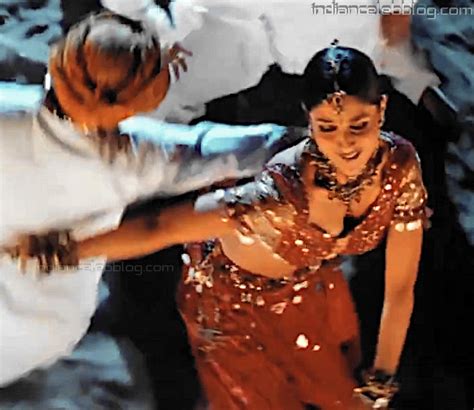 Kareena Kapoor Bollywood Hot Item Song Talaash Movie Pics Hd Caps