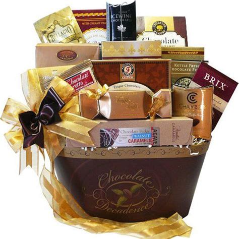 Valentines day gifts for wife. 15+ Valentine's Day Gift Basket Ideas For Husbands Or Wife ...
