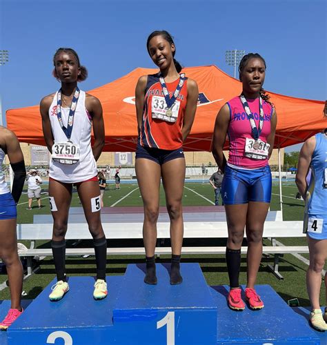 Eths Girls Track Determined Artley Lives Up To Legacy In 300 Hurdles