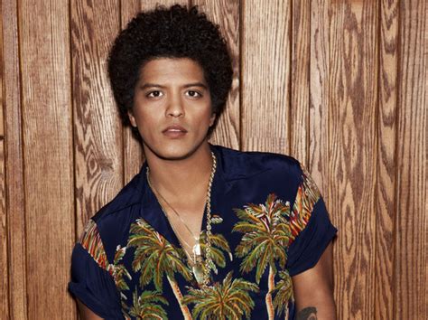 Watch Bruno Mars Moves The Voice Finale With Treasure That Grape