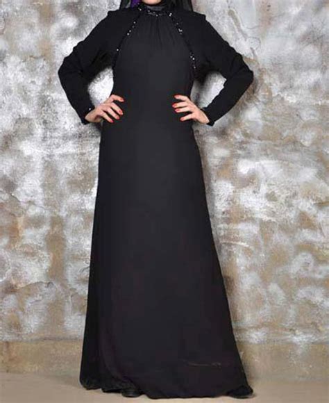 Das tragen eines ganzkörperschleiers hängt mit dem umfang des als ʿaura („scham, „blöße. Latest Saudi Abaya Designs Fashion 2017 2018 Simple Black Burqa | PakistaniLadies.Com