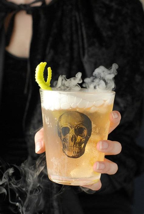 15 Spooky Drinks For A Perfect Halloween Halloween Drinks Halloween