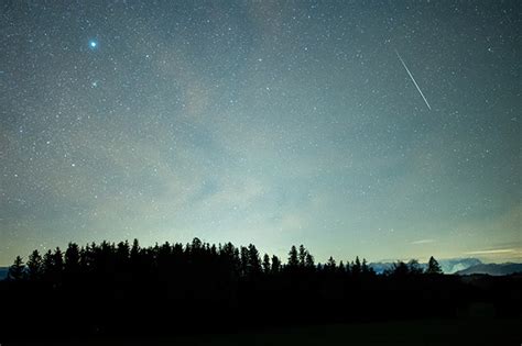 Sternschnuppen gelten in deutschland als glücksbringer. Viele Sternschnuppen am Himmel - Fotostrecke - WetterOnline