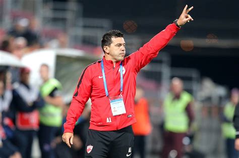 Born 15 december 1975) is a romanian football manager and former player. Oficial! Cosmin Contra şi-a decis viitorul! Cu ce echipă a ...