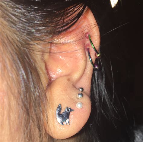 I Have Two Cartilage Piercings Piercing Infections That Seem To Be Infected Ask A Doctor