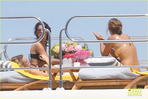 Photo Selena Gomez Cara Delevinge St Tropez Bikini Babes Photo