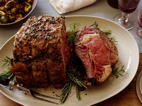 Whether you prefer a seafood feast or a hearty prime rib, these classic recipes are sure to please at your christmas eve celebration. Christmas Dinner Recipes & Ideas : Cooking Channel ...