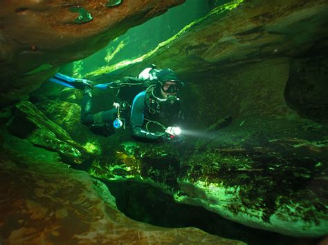 Blue spring state park is a state park located west of orange city, florida, in the united states. Matt Vinzant: 5-24-11 Volusia Blue Springs Dive
