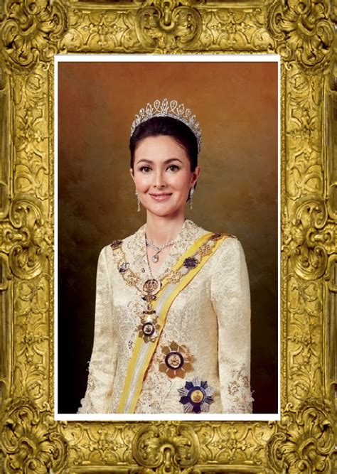 Kenyataan ini disokong dengan siaran media yang dibuat oleh pihak istana seperti di bawah WARISAN RAJA & PERMAISURI MELAYU: Khas Sempena Hari ...