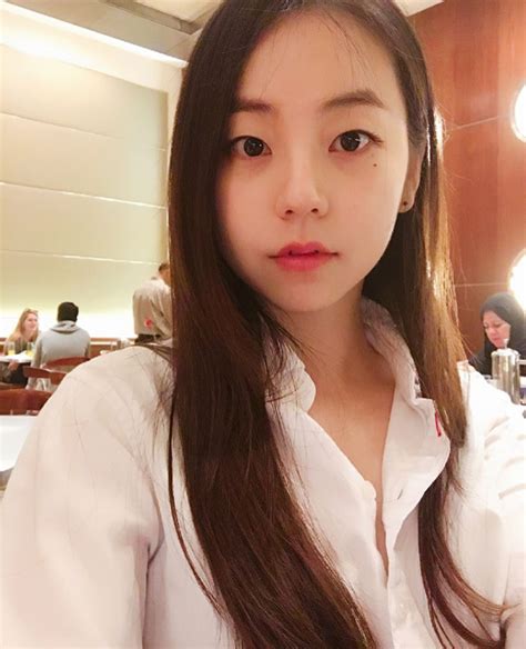 Ahn sohee 안소희 of wondergirls 원더걸스. 안소희 최근 데일리룩 : 네모판