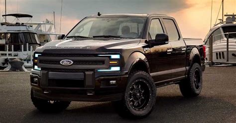 Stainless steel side windows trim, black front windshield trim and chrome rear window trim. The 2021 Ford F-150: What Drivers Can Expect | HotCars