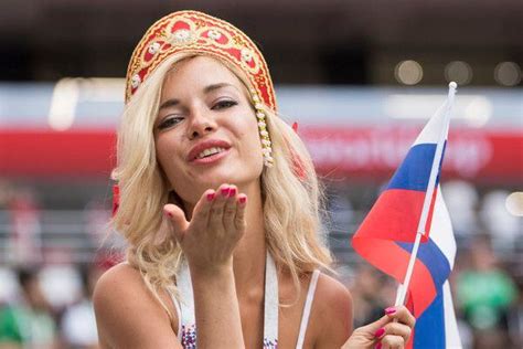 Natalya Nemchinova La Sensual Fan Tica Rusa Que Causa Furor En El Mundial