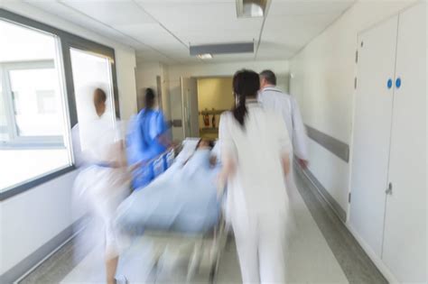 Triage des urgences gynécologiques et obstétricales Expérience de la maternité de Saint Denis