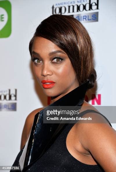 Model Tyra Banks Arrives At The Americas Next Top Model Cycle 21