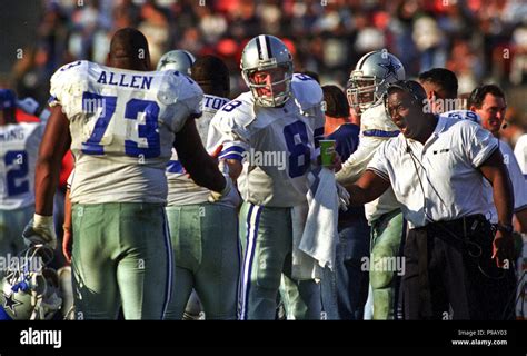 Larry Allen Cowboys Hi Res Stock Photography And Images Alamy