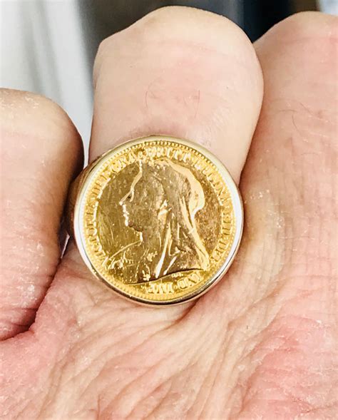 Superb Antique Victorian 22ct Gold Half Sovereign Ring