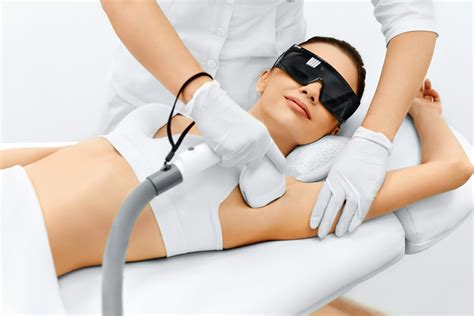 From the reviewed literature in this area, laser hair removal does not harm the ovaries or disturb internal organ function, and does not cause infertility. What Are the Side Effects of Laser Hair Removal?