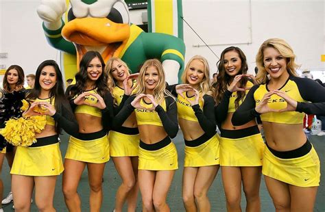 university girl university of oregon uo ducks oregon cheerleaders professional cheerleaders