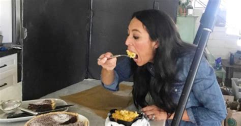 Fixer Upper Star Joanna Gaines To Release First Cookbook