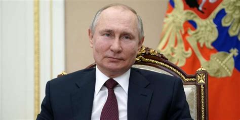 putin signs constitutional amendment banning same sex marriage in russia hornet the queer