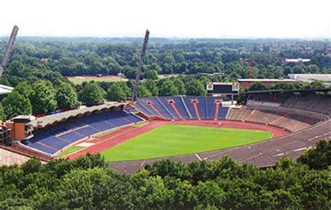 Discover more posts about niedersachsenstadion. Photos du stade de Hanovre : Niedersachsenstadion
