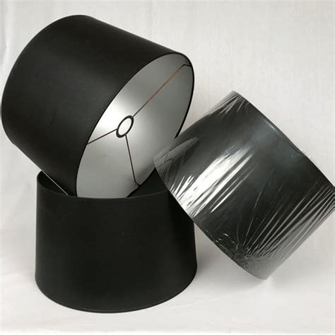 Un large choix à portée de main ! Grand abat-jour noir intérieur argent - Le chat rouge