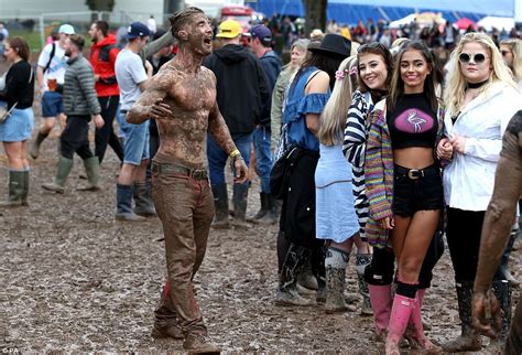 Music Fans Enjoy Themselves At T In The Park After Heavy Rain Turns Site Into A Mudpit Daily