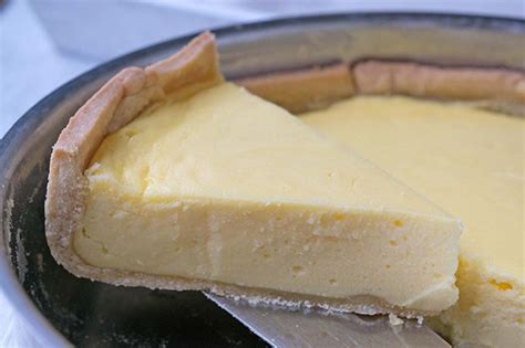 I recommend using a large mixing bowl for this recipe. Quarkkuchen vom Blech - Rezept - GuteKueche.ch