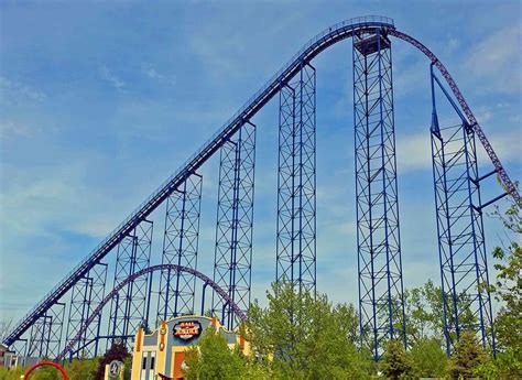 Superman The Ride Roller Coaster At Six Flags New England Parkz Theme Parks