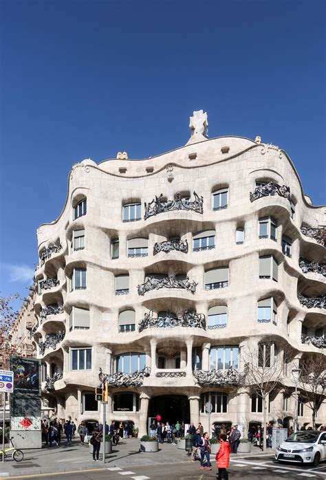 La Pedrera Casa Mila Antoni Gaudi Wikiarquitectura002