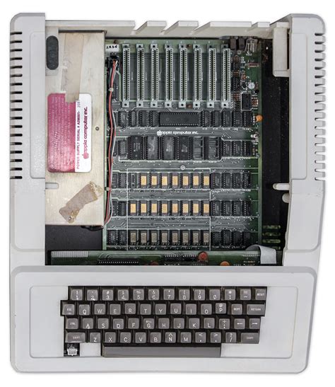 Lot Detail Apple Ii Series Computer From 1977 One Of The First