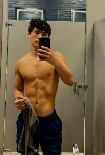 shirtless male gym jock fit college hunk locker room selfie photo 4x6 b1941 4 29 picclick