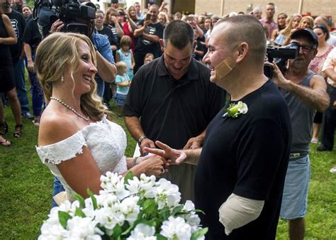 photo police chief who lost arm to fireworks married 18 days later