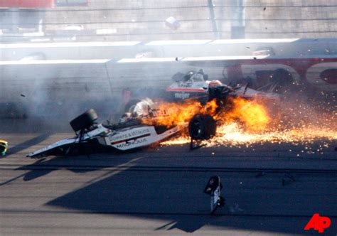 Indy 500 Winner Wheldon Dies In Massive Wreck World News India Tv
