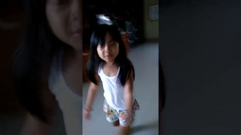 Foto orang gila atau lebih tepatnya ikon orang gila dihadirkan kembali dalam sebuah frame foto jurnalistik potraiture. Orang gila - YouTube