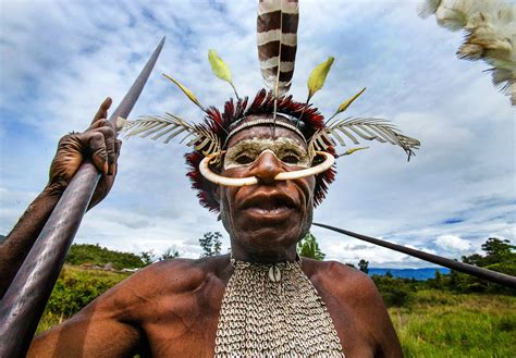 Stunning rare portraits show the faces of some of the world's most rarely seen tribes people ...