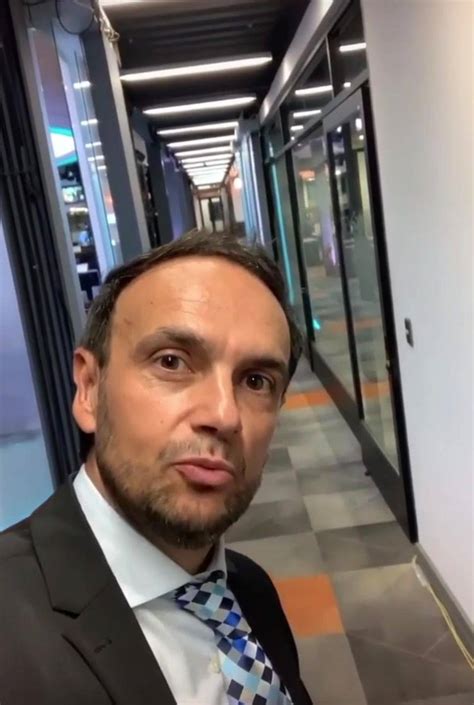 Con notoria preocupación, el periodista rodrigo sepúlveda dio cuenta de una información que remece a australia. Gas Miranda - Rodrigo Sepulveda periodista de Mega envía...