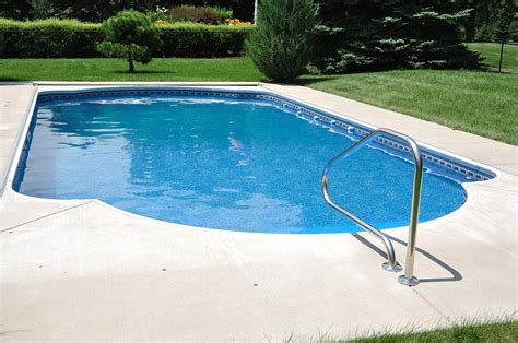 Your Guide To Swimming Pool Coping Unit Step