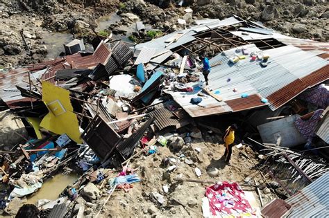 Indonesia Tsunami Harrowing Pictures Show Shattered Towns Where