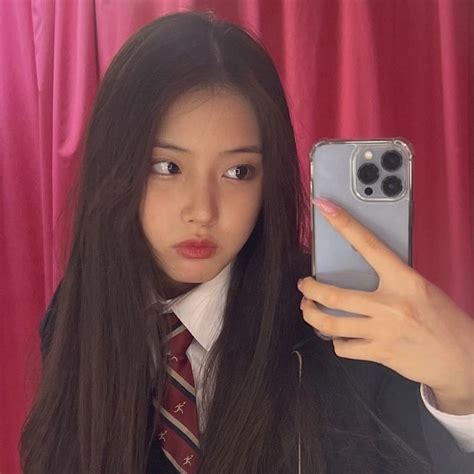 Kim Jiwoo Nmixx Selca Icon Pfp Kpop Mirror Selfie Selfie Kpop