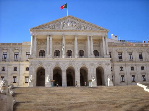 Bento em lisboa e, está dividida em diversos espaços destinados aos o infominuto revela o funcionamento da assembleia da república num minuto. O Palácio de São Bento - Assembleia da República - cascalenses