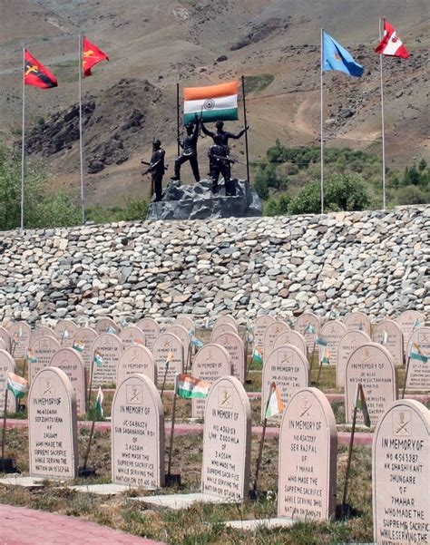 Indian soldiers burying dead pakistani soldiers according to islamic rituals after pakistan refused to accept their bodies, kargil war, 1999. A salute to the brave who gave their today for our ...