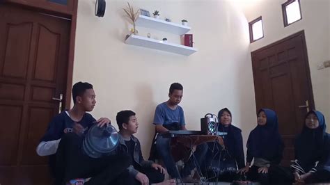 Kumpulan cerpen, esai, naskah drama, puisi dan dilanjutkan publikasi ke smp dan sma/sedera. MUSIKALISASI PUISI HUJAN BULAN JUNI - YouTube